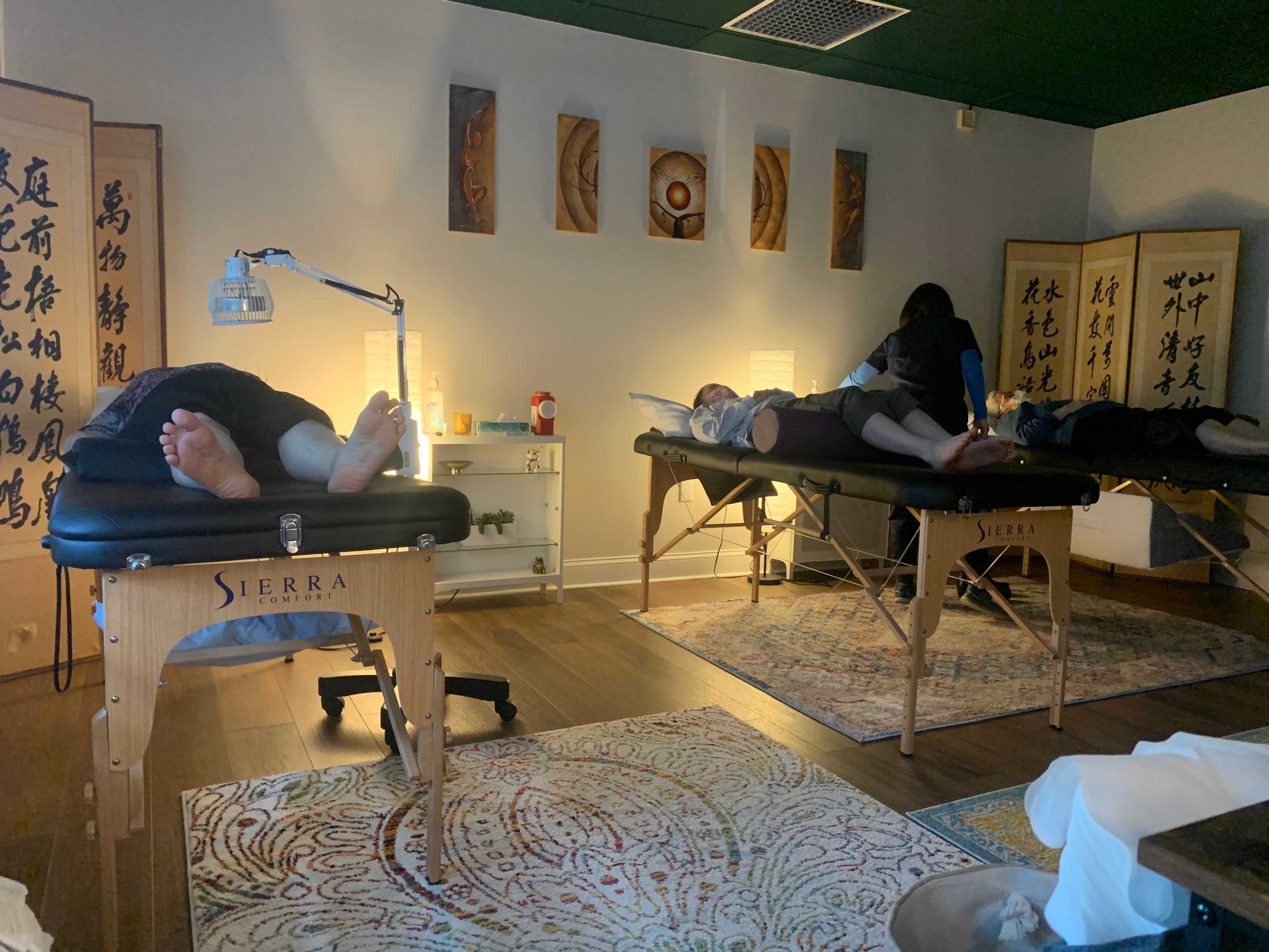 Community acupuncture session at Pulse Community Care