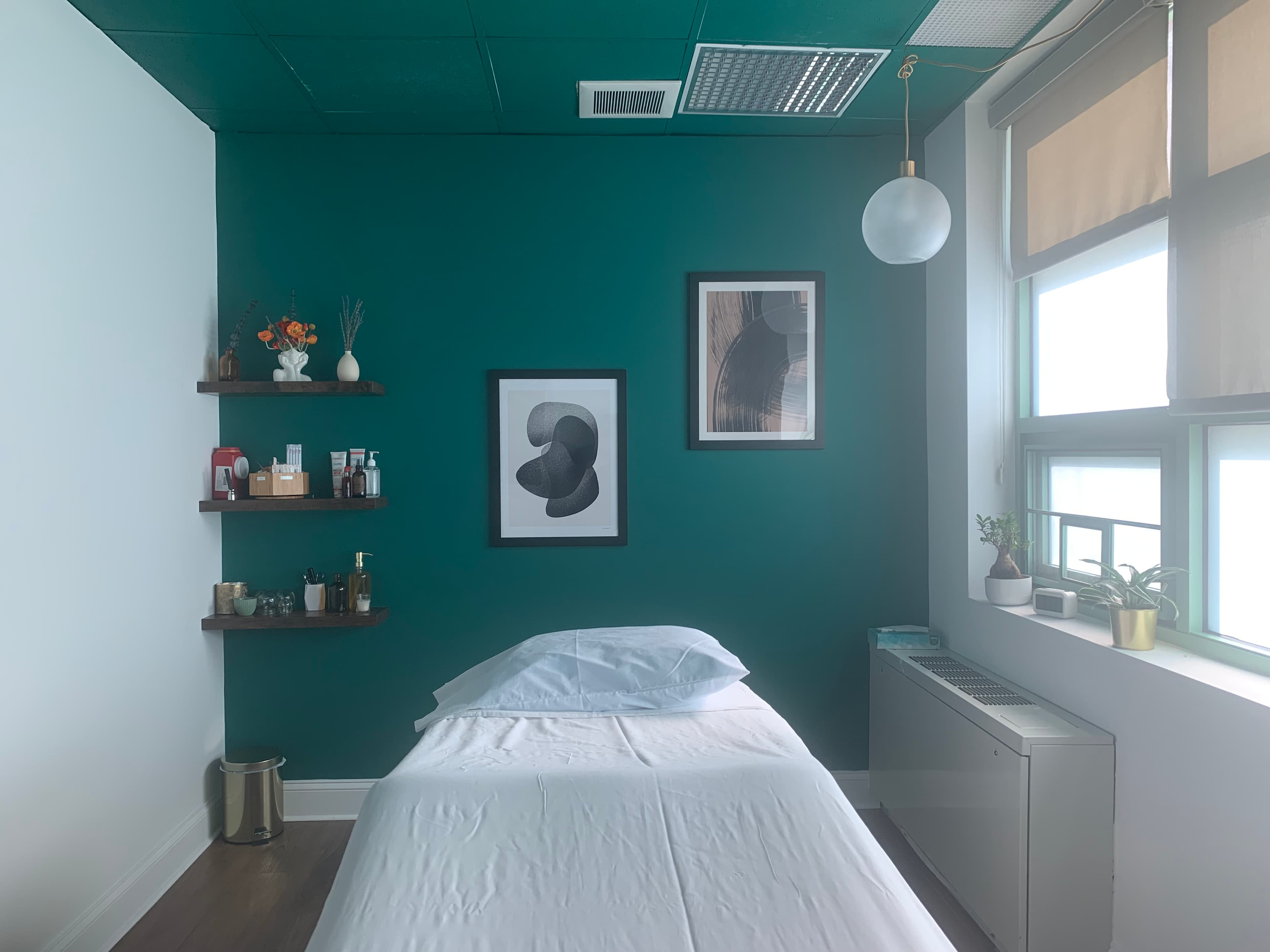 Serene private acupuncture treatment room at Pulse Community Care in Silver Spring